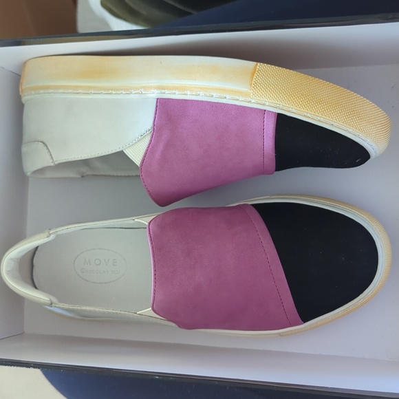 🆕🌿SUNDANCE SLIP ON SHOES🌿 - Picture 2 of 4